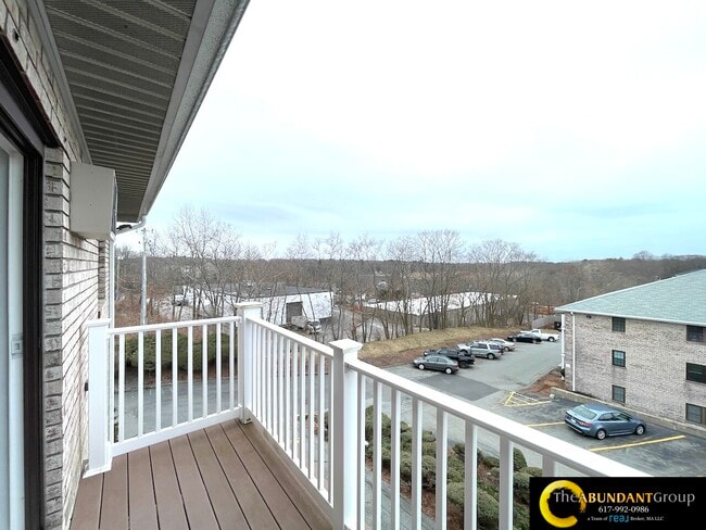 Building Photo - 24 Kenmar Dr