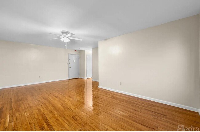 Foto del edificio - 375 S End Ave