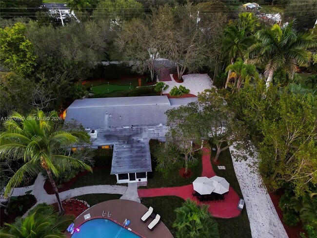Foto del edificio - 14330 SW 20th St