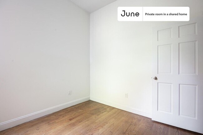 Building Photo - Private bedroom in 4 bed/1 bath Home