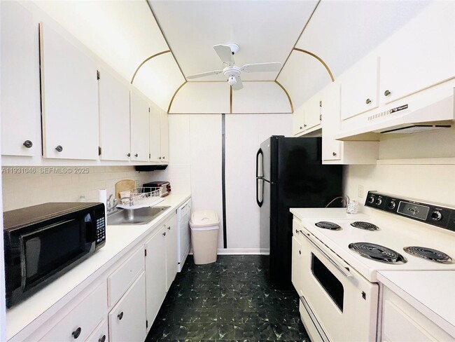 Foto del edificio - 301 SW 135th Ave