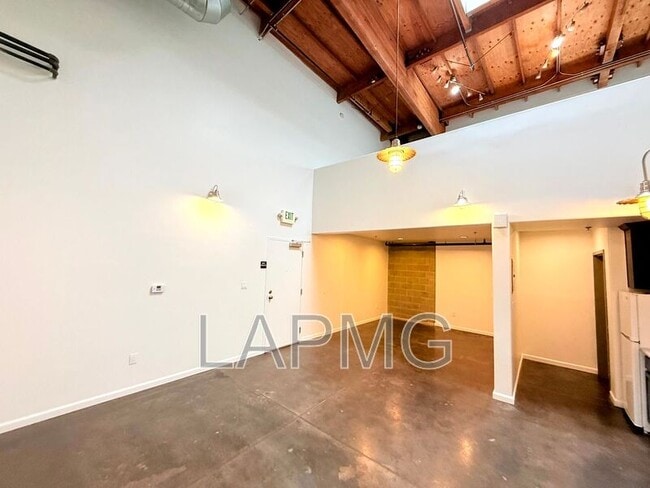 Foto del edificio - 1734 N Main St