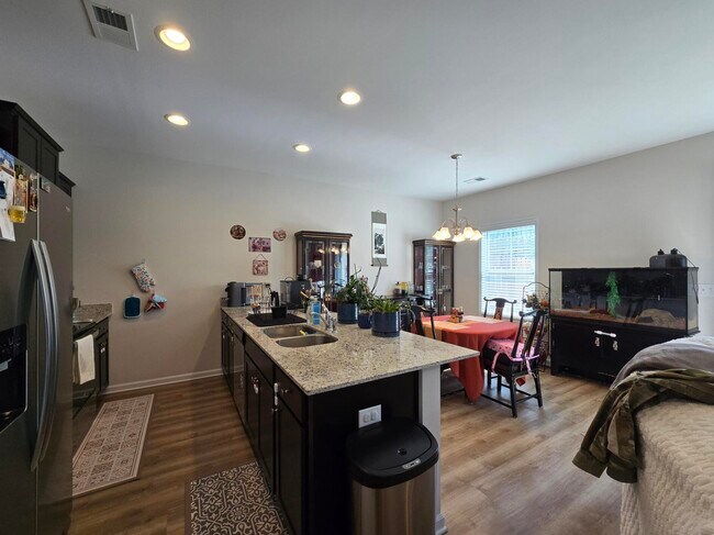 Foto del edificio - 1922 Flagpole Dr