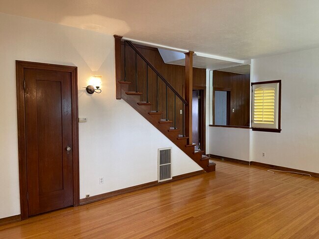 Building Photo - 315 Prospect Ave