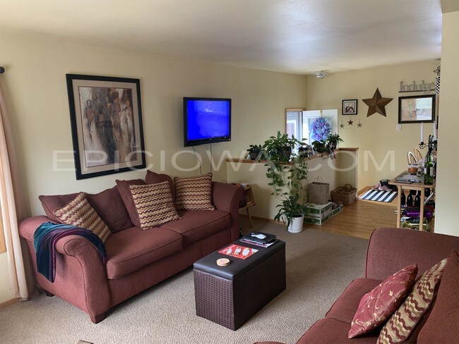 Foto del edificio - 5420 Cedar Dr NW