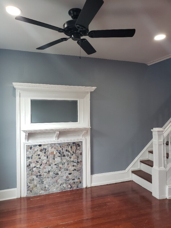 Foto del edificio - 327 W School House Ln