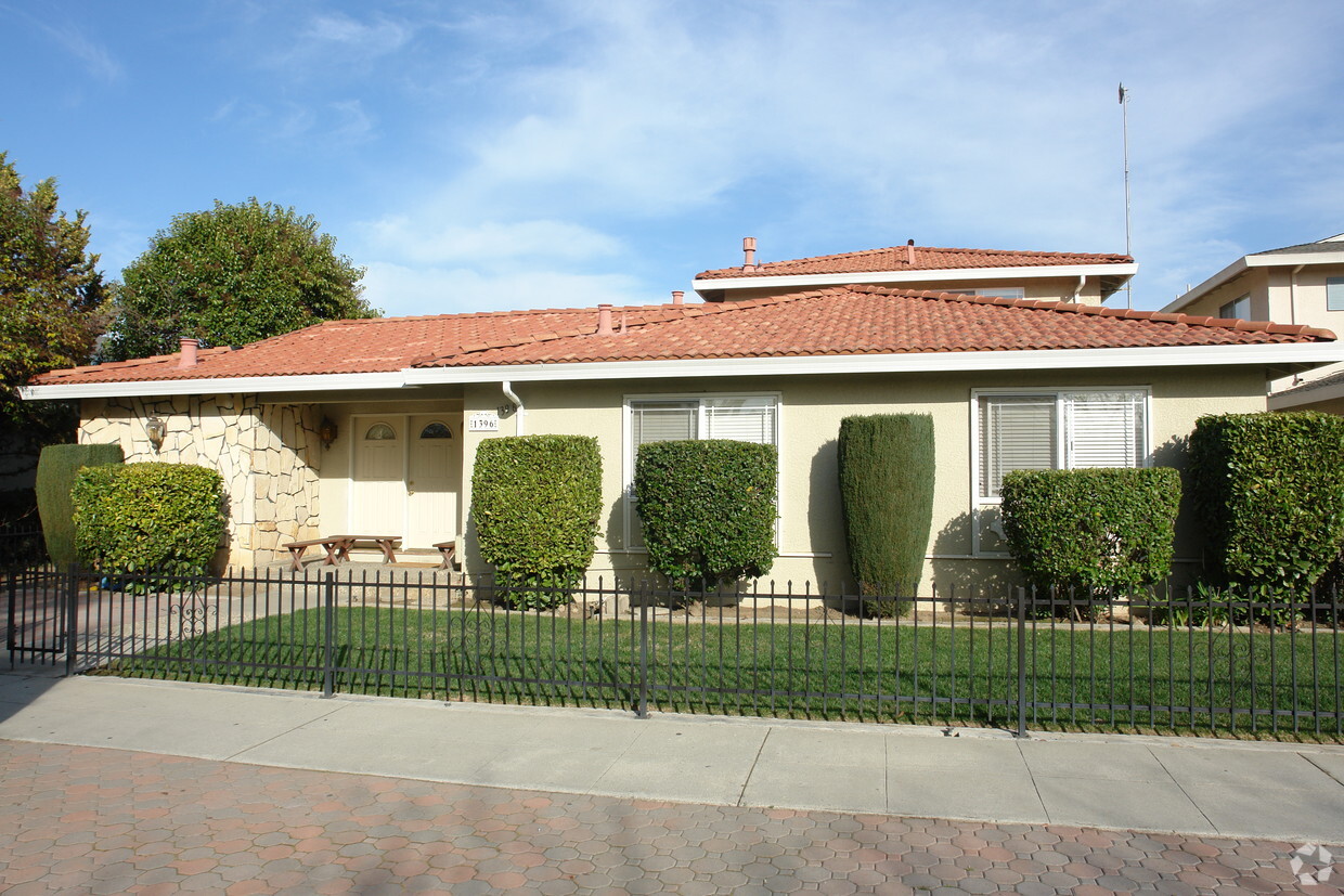 Building Photo - 1396 Essex Way