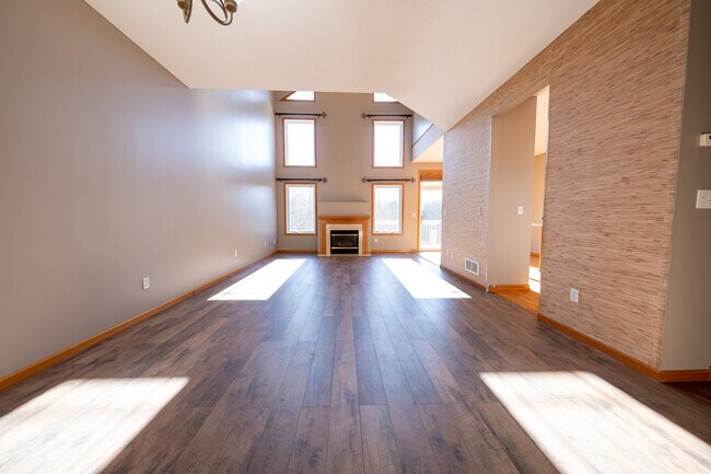 Foto del edificio - 15819 Porchlight Ln