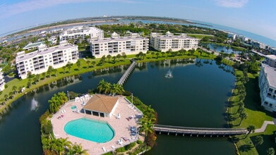 Building Photo - 8911 Lake Dr