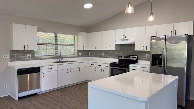 Foto del edificio - 6725 Eagle Ridge Dr