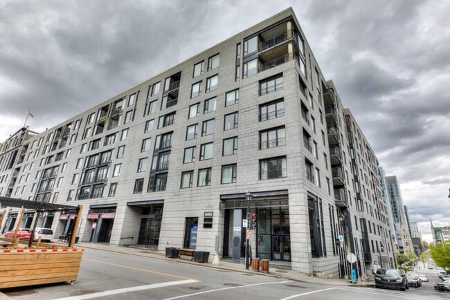 Building Photo - 329 Rue Notre Dame E