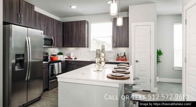 Foto del edificio - 1700 Ranch Rd 620 N