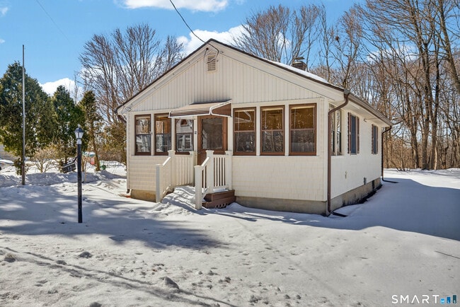 Building Photo - 12 Pine St