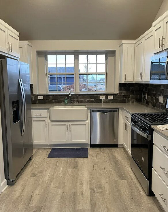 Building Photo - " 3-Bedroom Retreat in Edmond with Granite...