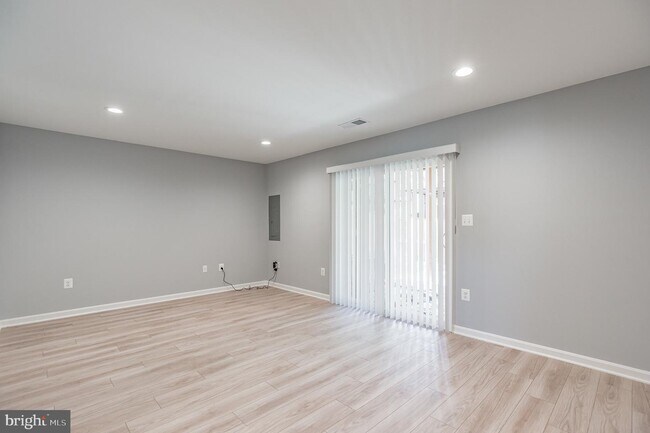 Building Photo - 9221 Lorton Valley Rd