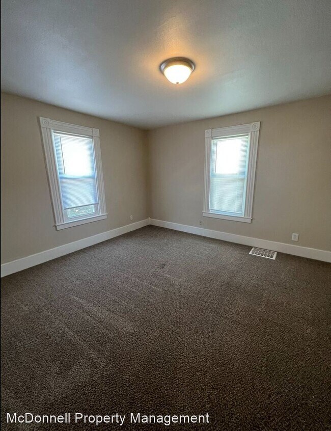 Building Photo - 4 br, 2 bath House - 511 W 15th St.