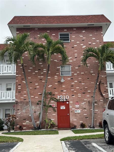 Foto del edificio - 1310 NW 43rd Ave
