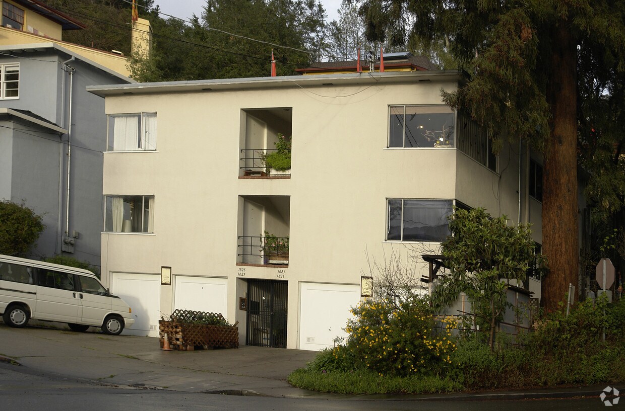 Primary Photo - 1825 Highland Pl