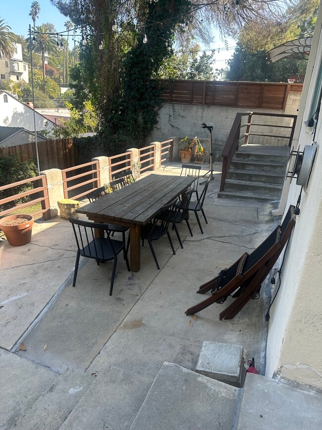 Building Photo - 2468 Lyric Ave