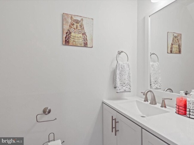 Foto del edificio - 5883 Blaine Dr