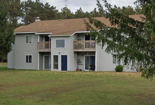 Building Photo - 654 S Westwood Ave