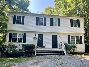 Building Photo - 904 Grand Arbre Dr