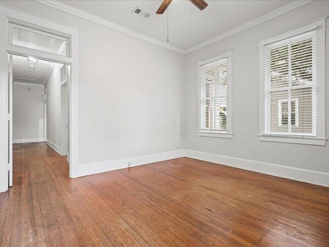 Foto del edificio - 1151 Caroline Ave