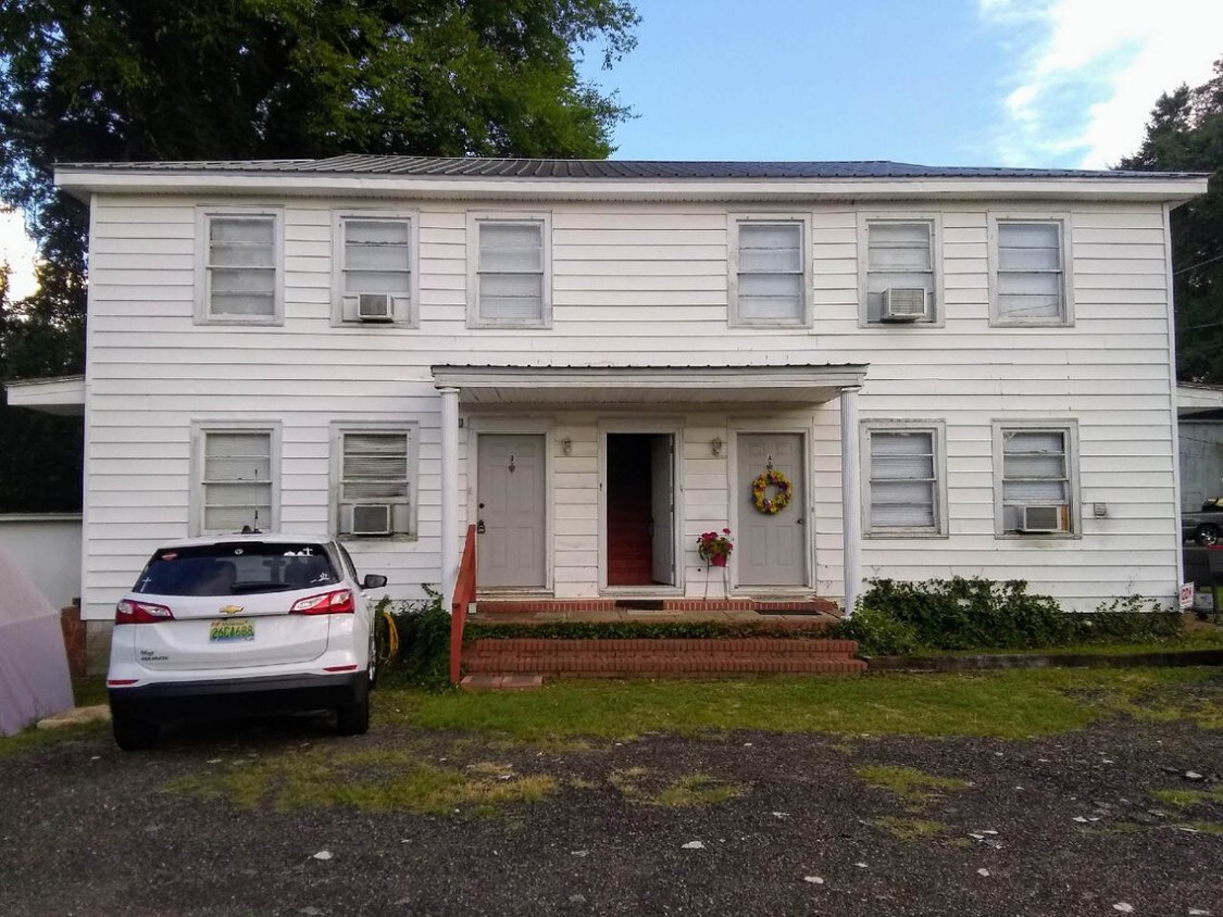 Primary Photo - 139 Carroll Ave