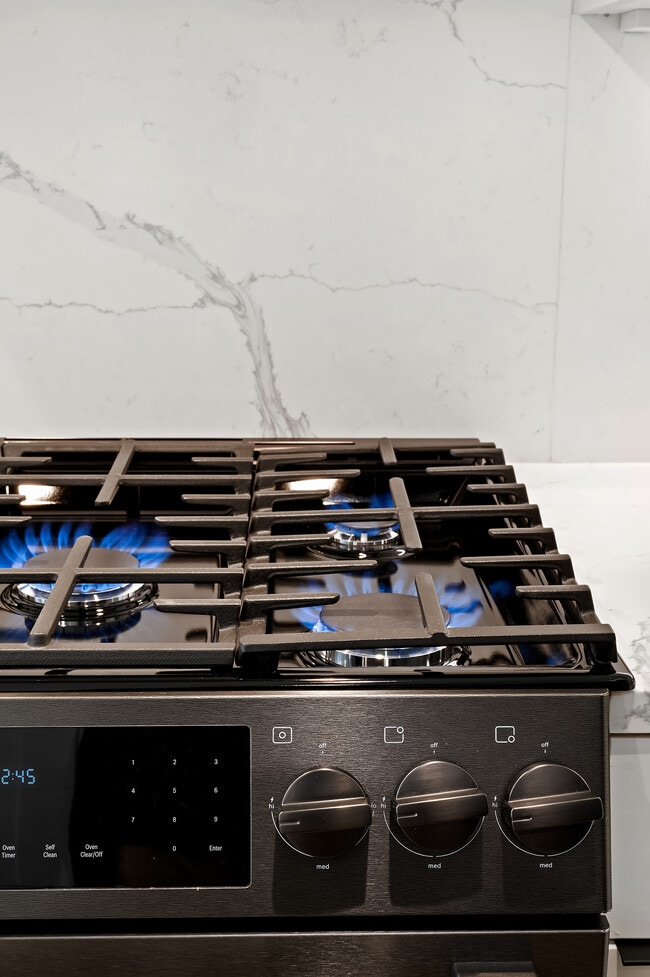 Building Photo - Taylor/Vose