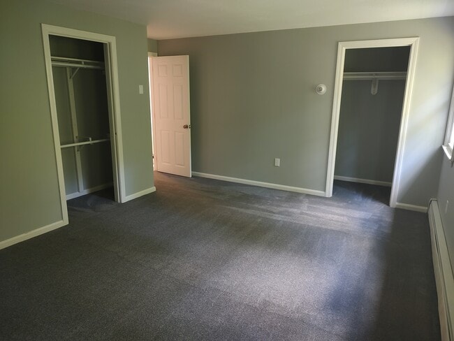 Master Bedroom, 2 closets - 132 Londonderry Turnpike