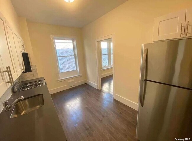 Foto del edificio - 199-16 32nd Ave