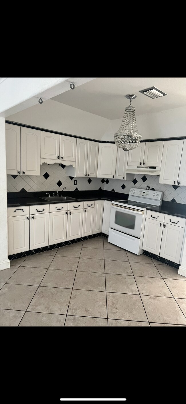 1345 Drew St Unit 16, Clearwater, FL 33755 Condo for Rent in