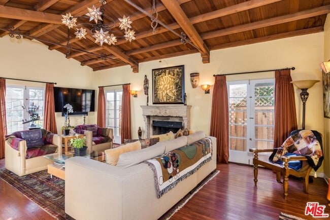 Building Photo - 6335 Warner Dr