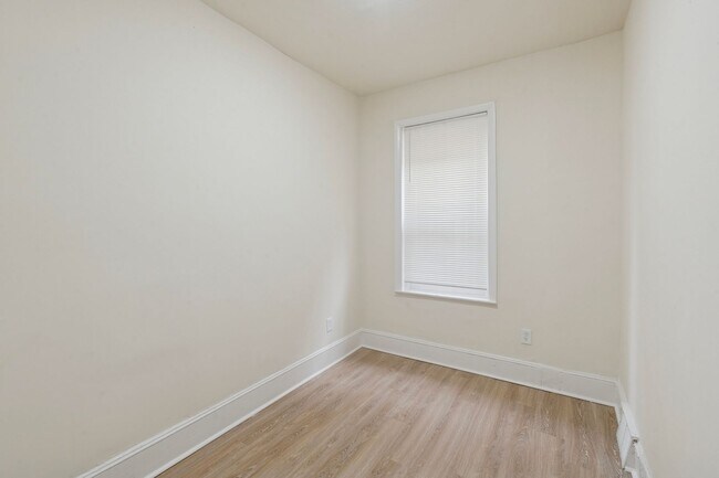 Foto del edificio - 5532 N Lawrence St