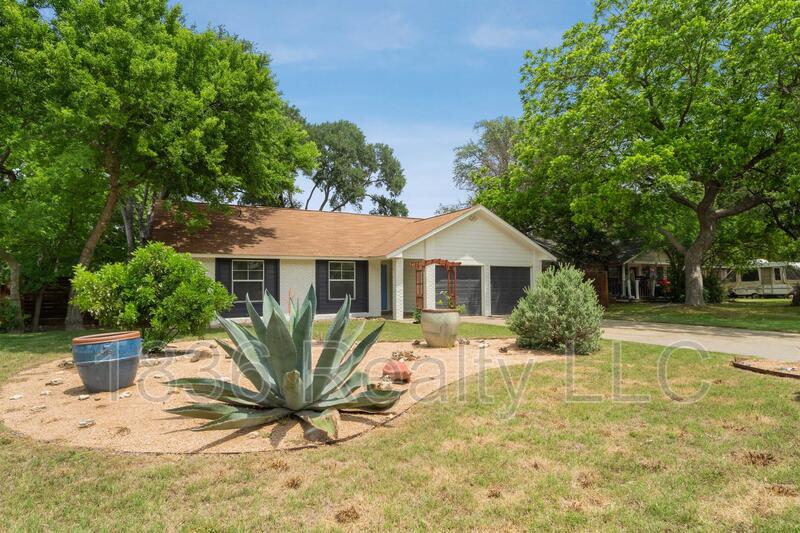 Primary Photo - 9506 Shady Oaks Dr