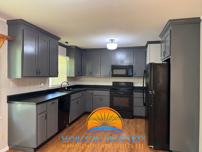 Foto del edificio - 2622 Brookline Dr NW