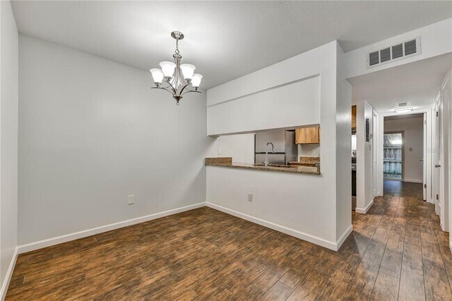 Building Photo - 3109 W Horatio St