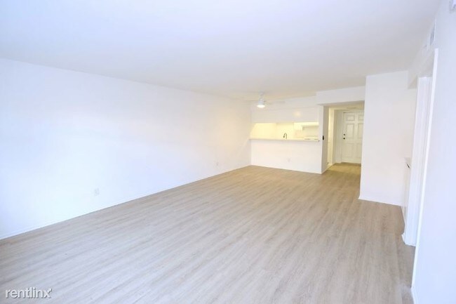 Building Photo - 4100 Whitsett Ave