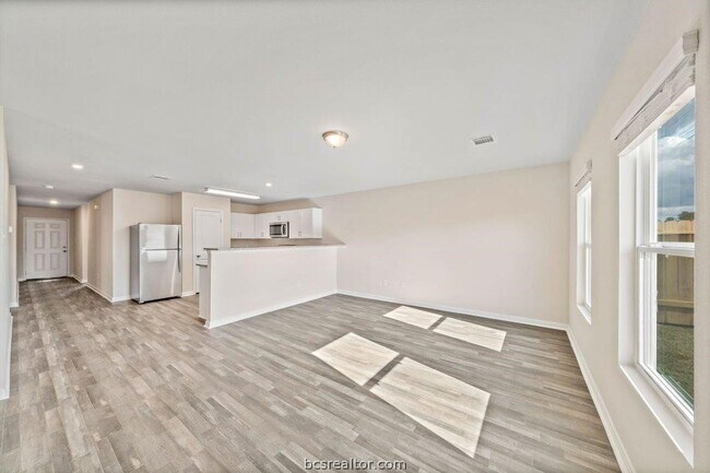 Living Room - 6089 Toby Bnd