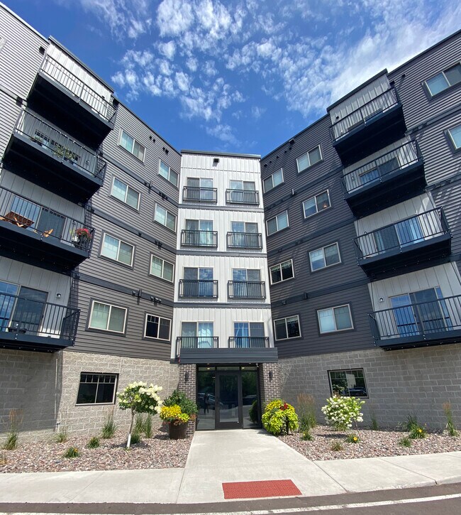 Onyx Main Entry - Onyx of Superior