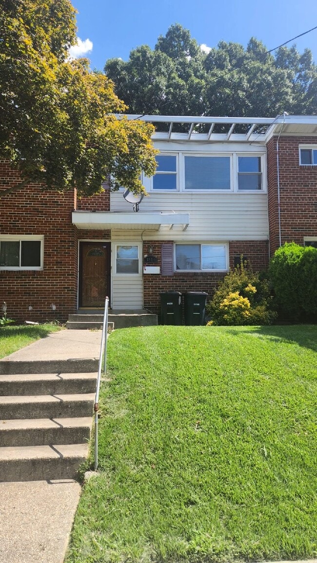 "Charming 3-Bed Home with Modern Amenities in Temple Hills - Ideal Location!" - "Charming 3-Bed Home with Modern Amenities in Temple Hills - Ideal Location!"