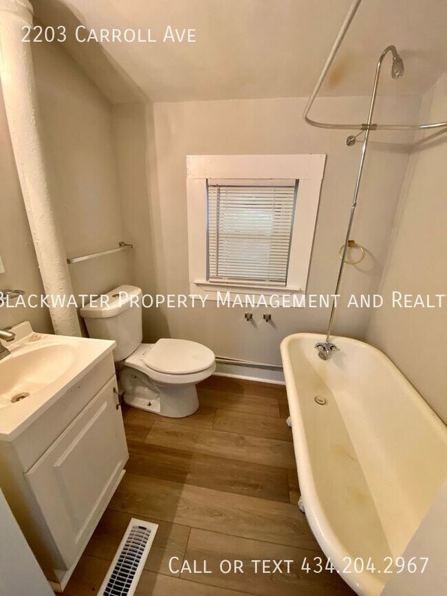 Building Photo - 3 Bedroom Home Near City Stadium!
