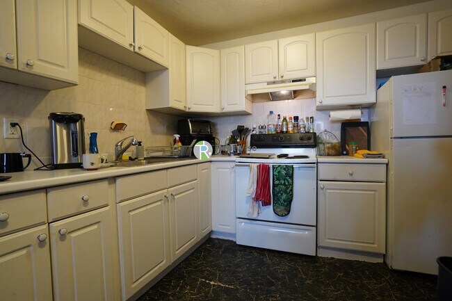 Building Photo - 226 Parker Hill Ave