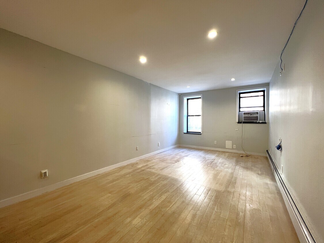 Building Photo - 98 Avenue B