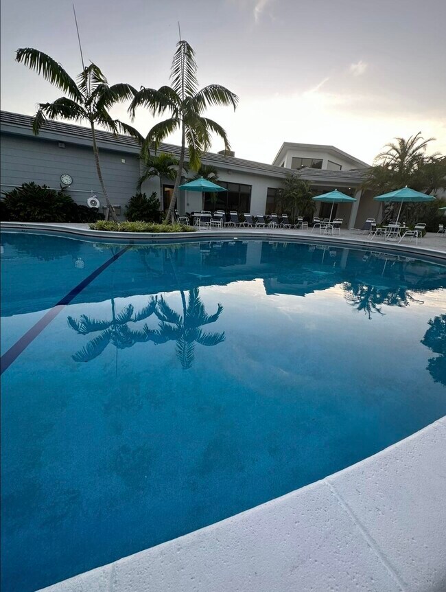 Foto del edificio - 14773 Cumberland Dr