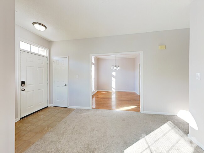 Foto del edificio - 1606 Oak Knoll Ln