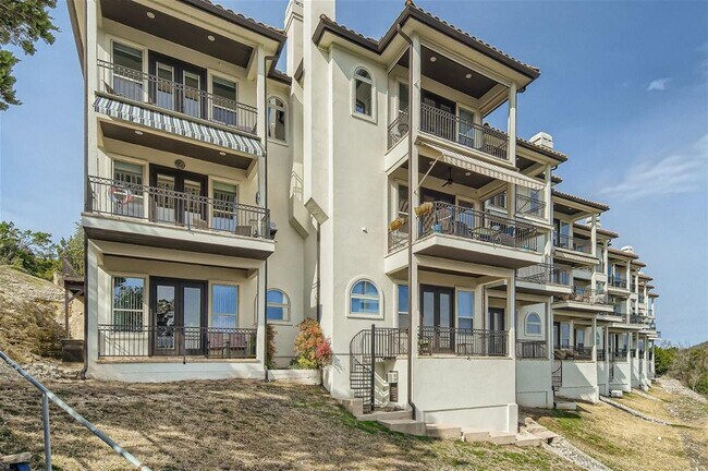 Building Photo - 17545 W Reed Park Rd