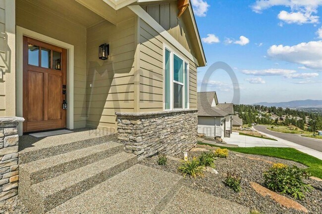 Building Photo - 5116 Scenic Ln