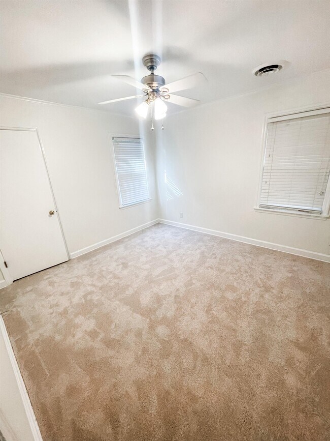 Foto del edificio - 1270 Perkins Terrace