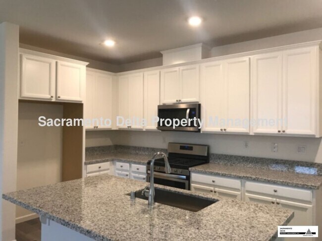 Building Photo - Newer Construction Natomas Home